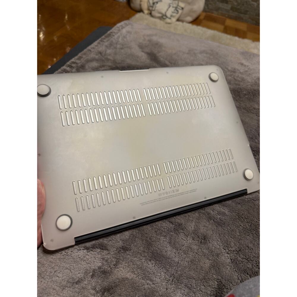 Macbook Air 2013 8GB Laptop Silver color - Picture 7 of 10